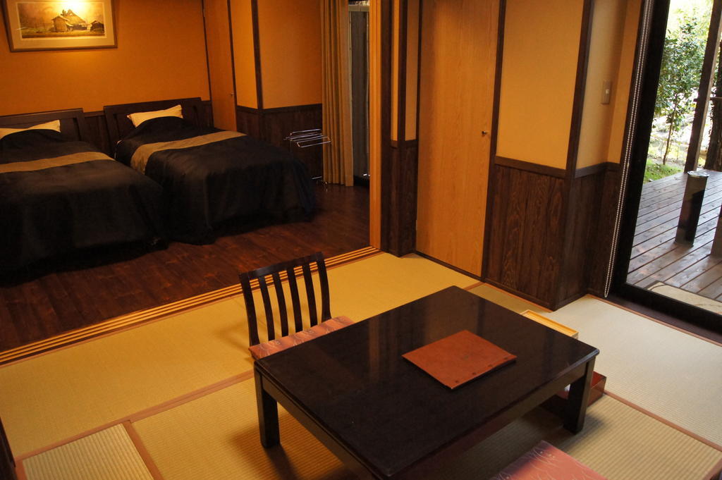 Fumoto Ryokan Минамиогуни Стая снимка